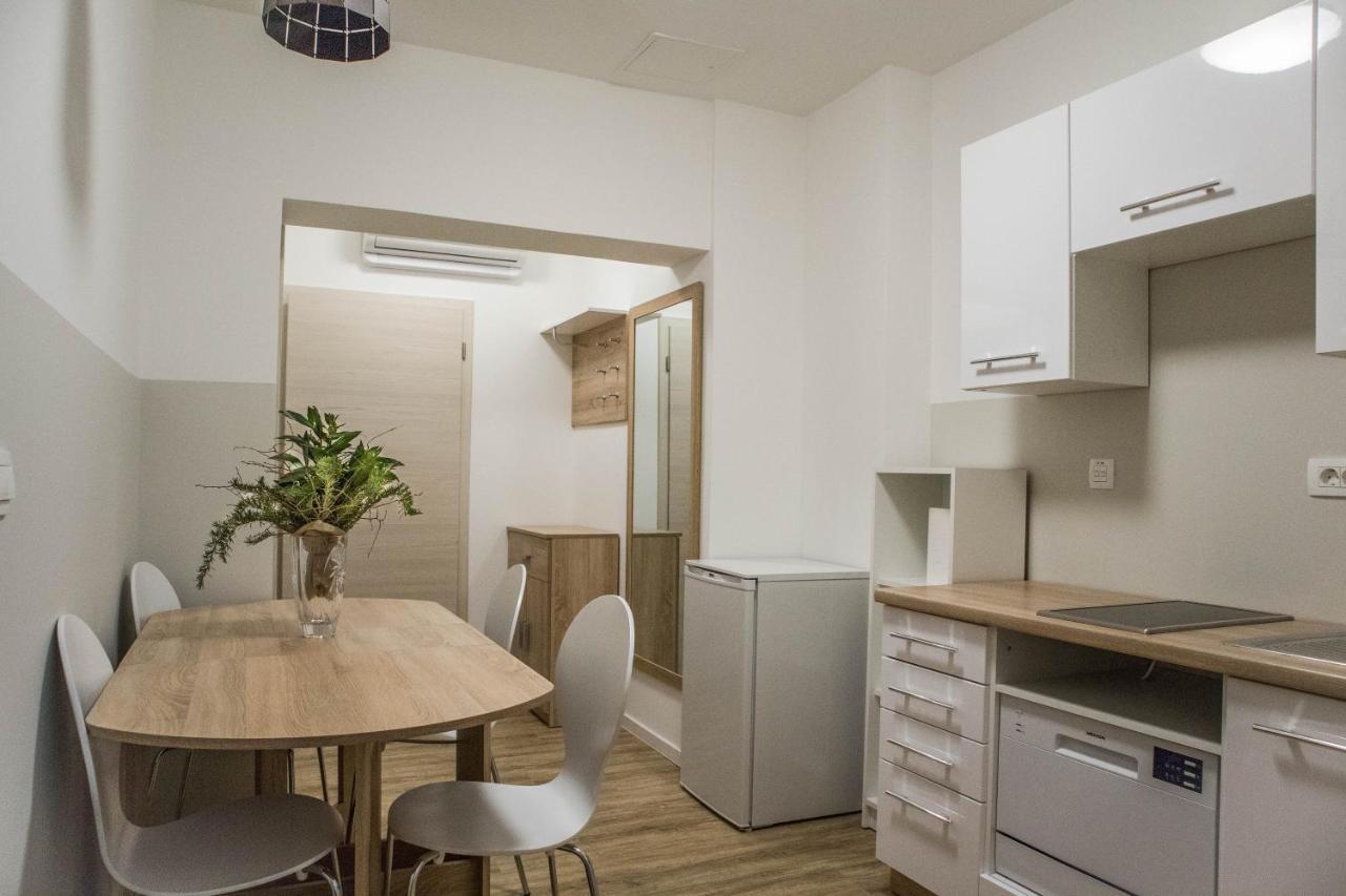 Jantar Apartmaji Novo Mesto Exterior foto